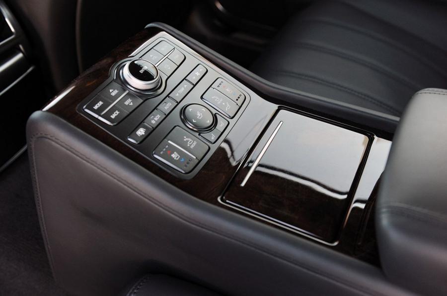  Hyundai Equus Ultimate 2011 года  (фото 69 из 119)